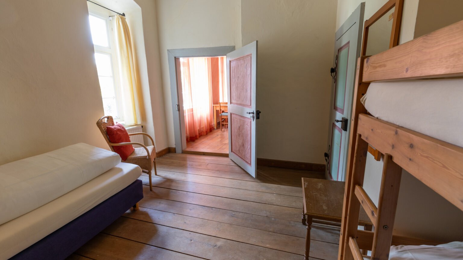 Ferienwohnung Anna-Maria Schlafzimmer 2 (1 Einzelbett + 1 Etagenbett)